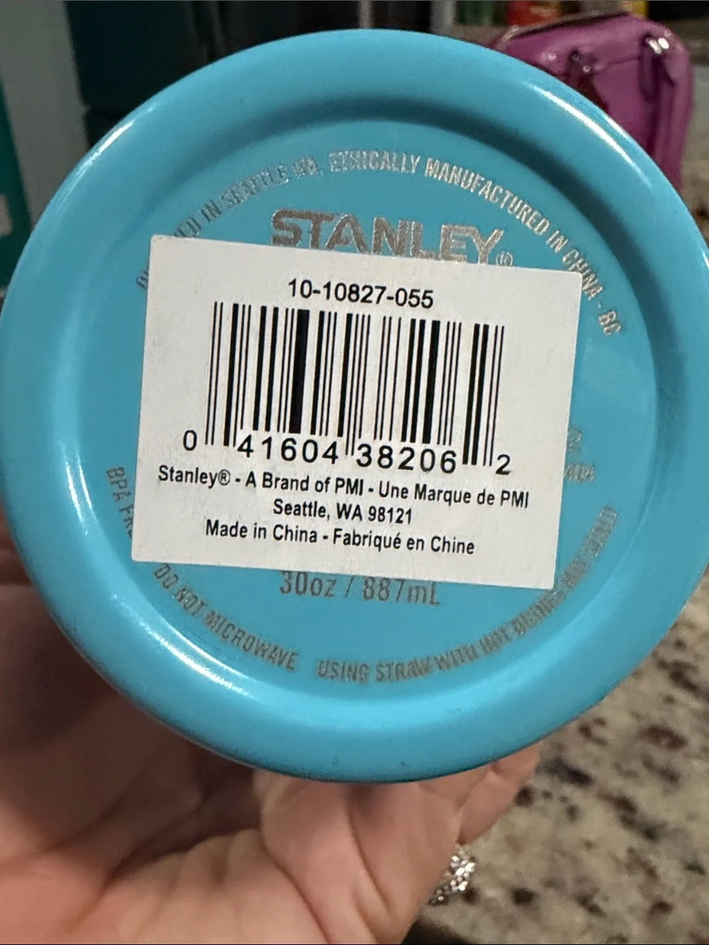 Stanley Quencher H2.0 Tumbler in Blue with Cream Handle - Picture 8 of 9